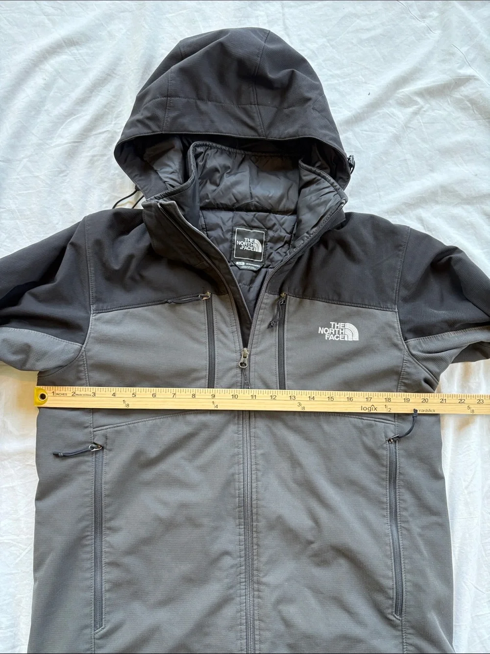 North Face Apex Elevation softshell Primaloft Jacket Men’s Small Gray & Black